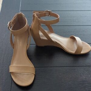 Women's Tan Wedge Sandals